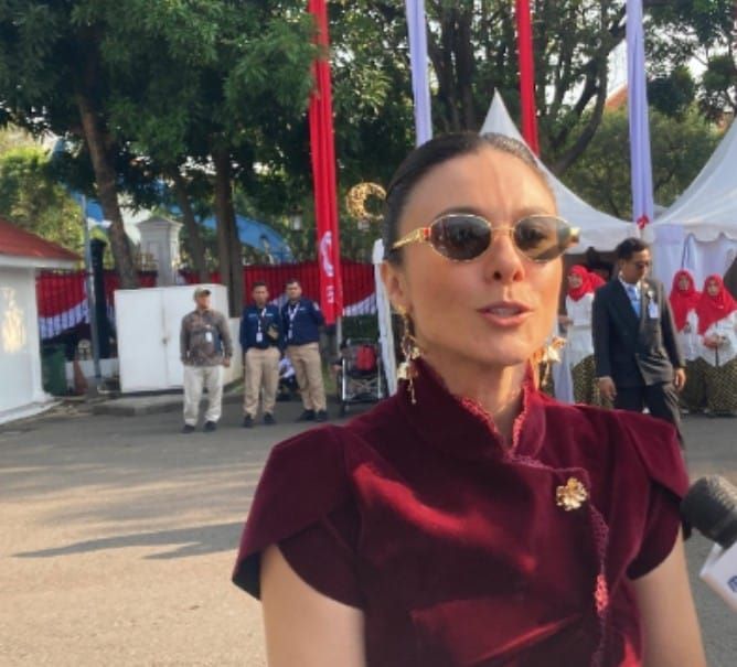 Hadiri Upacara HUT ke-80 RI di Istana Merdeka, artis dan pejabat berbusana Nusantara Hadiri Upacara HUT ke-80 RI di Istana Merdeka, artis dan pejabat berbusana Nusantara