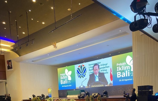 Menteri LH: Kalibrasi alam menunjukkan es di Puncak Cartenz habis 2026 Menteri LH: Kalibrasi alam menunjukkan es di Puncak Cartenz habis 2026