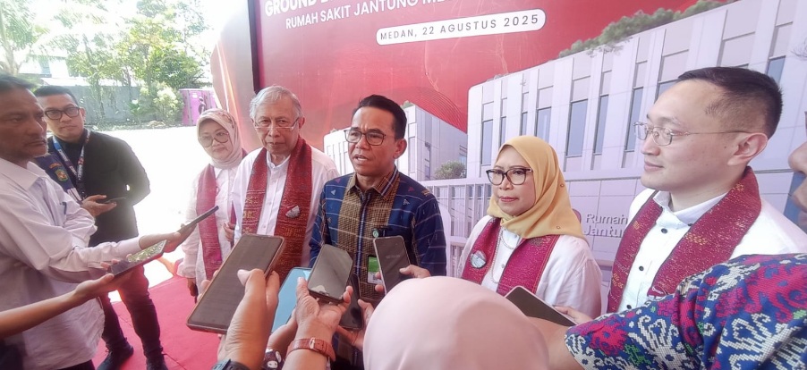 Kehadiran RS baru di Medan diharapkan kurangi pasien berobat ke luar negeri Kehadiran RS baru di Medan diharapkan kurangi pasien berobat ke luar negeri