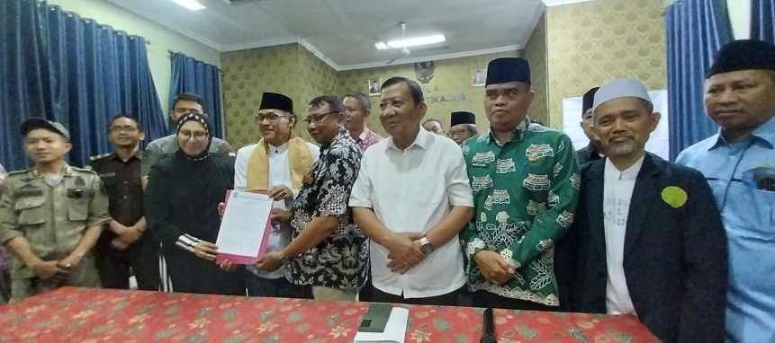MUI Bekasi tegaskan pengajian Umi Cinta tak sesat, tapi harus berizin MUI Bekasi tegaskan pengajian Umi Cinta tak sesat, tapi harus berizin