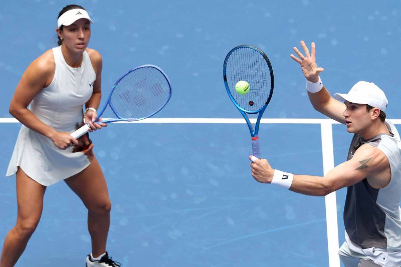 Draper/Pegula singkirkan Alcaraz/Raducanu melaju ke semifinal US Open Draper/Pegula singkirkan Alcaraz/Raducanu melaju ke semifinal US Open