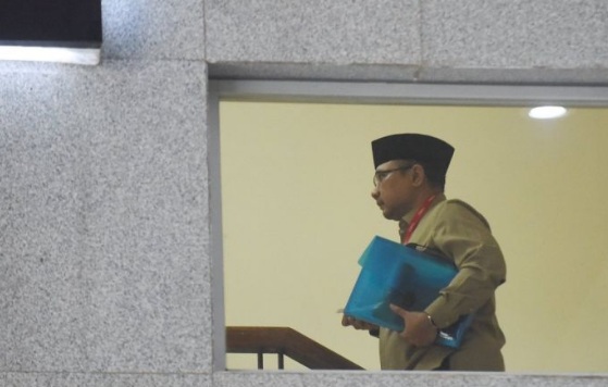 KPK sita dokumen dan barang bukti elektronik dari rumah Yaqut Cholil KPK sita dokumen dan barang bukti elektronik dari rumah Yaqut Cholil