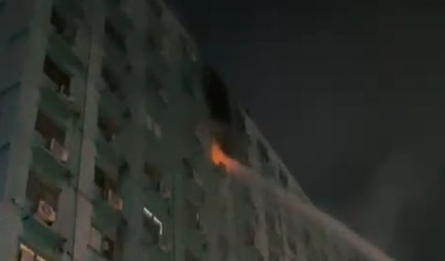 Apartemen City Park Cengkareng Jakbar terbakar Apartemen City Park Cengkareng Jakbar terbakar