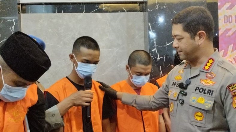 Polisi Makassar bekuk sepasang kekasih kurir narkoba Polisi Makassar bekuk sepasang kekasih kurir narkoba