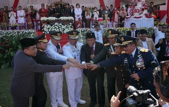 Kapolda hadiri Peringatan HUT ke-80 RIÂ di Kantor Gubernur Sulawesi Utara Kapolda hadiri Peringatan HUT ke-80 RIÂ di Kantor Gubernur Sulawesi Utara
