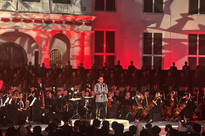 Menbud harap orkestra GBN dan musiknya jadi motor pemersatu bangsa Menbud harap orkestra GBN dan musiknya jadi motor pemersatu bangsa