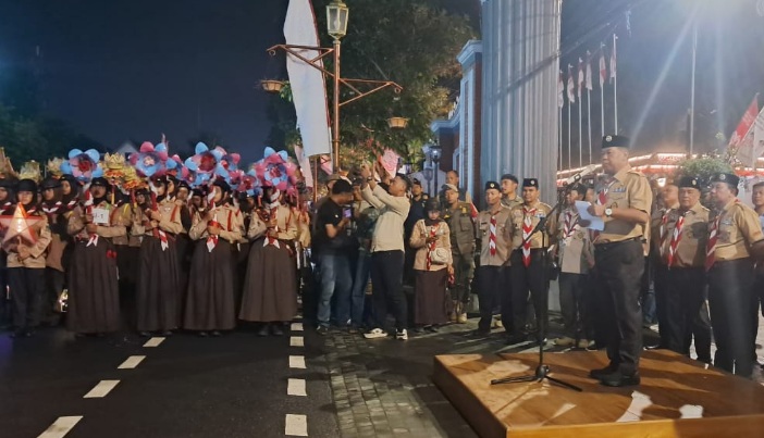 Pawai lampion warnai Hari Pramuka ke - 64 di Majalengka Pawai lampion warnai Hari Pramuka ke - 64 di Majalengka