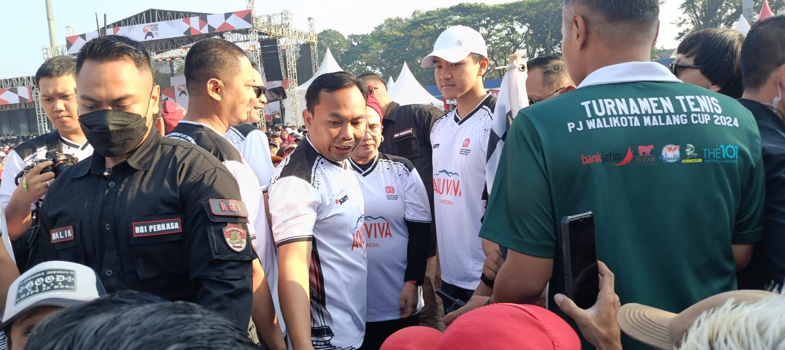 Kaesang Panggarep lepas 12 ribu peserta jalan sehat Kaesang Panggarep lepas 12 ribu peserta jalan sehat
