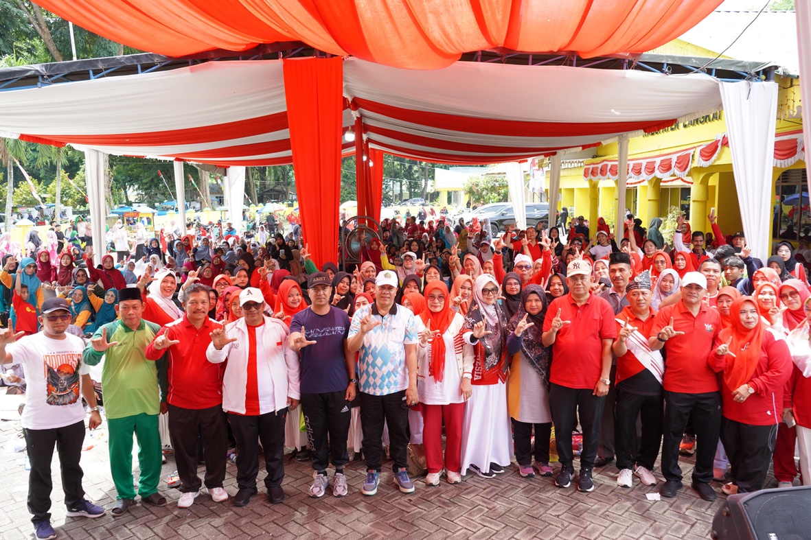 Kakanwil Kemenagsu dan ribuan umat Kabupaten Langkat ikuti Jalan Sehat Kerukunan Kakanwil Kemenagsu dan ribuan umat Kabupaten Langkat ikuti Jalan Sehat Kerukunan
