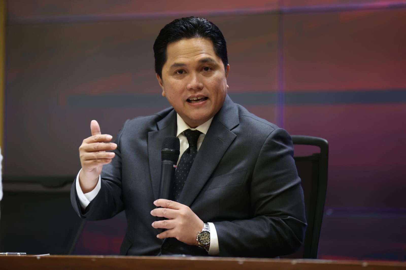 Erick Thohir koordinasi dengan Menkum soal penghormatan lagu Erick Thohir koordinasi dengan Menkum soal penghormatan lagu