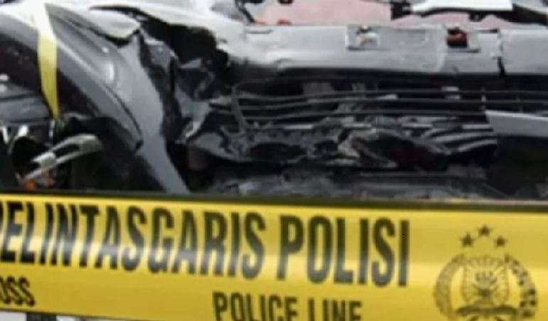 Pengendara diduga mabuk tabrak pejalan kaki dan 21 motor parkir Pengendara diduga mabuk tabrak pejalan kaki dan 21 motor parkir