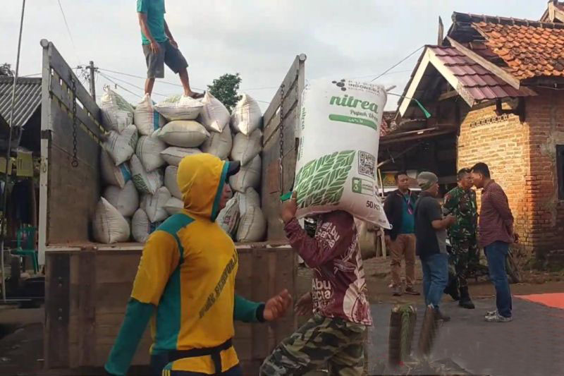 Bulog Indramayu Jabar siapkan tim serap gabah petani