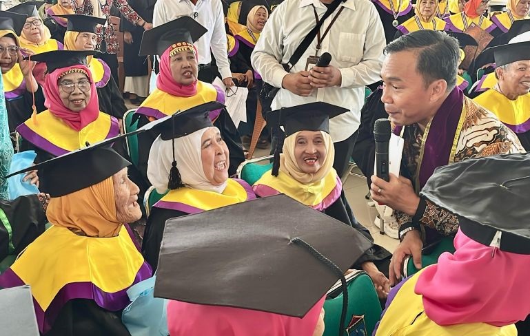 Sekolah Lansia solusi peningkatan lansia jadi kepala rumah tangga Sekolah Lansia solusi peningkatan lansia jadi kepala rumah tangga
