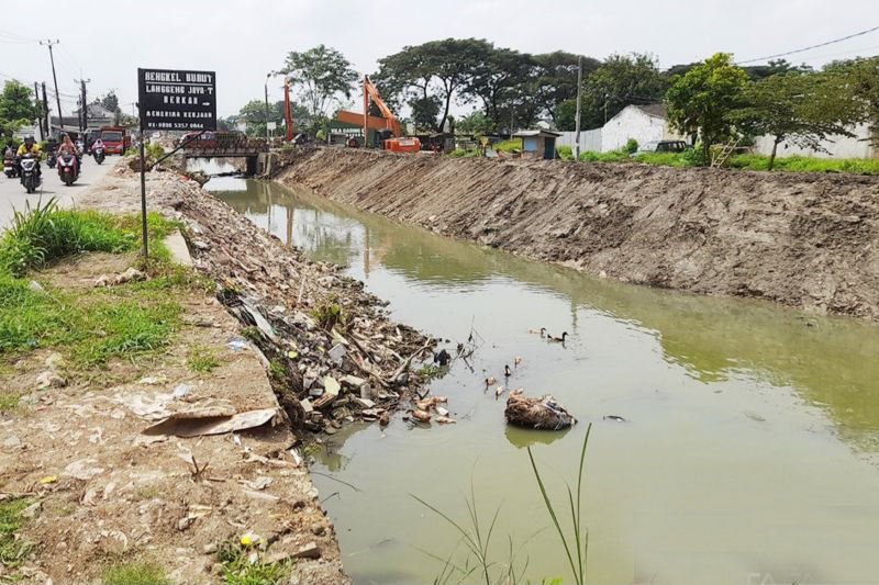 Pemkab Bekasi perlebar Jalan Raya Gabus permudah akses Tol Cibitung