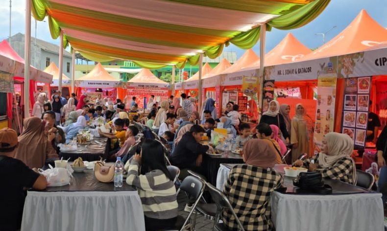 Puluhan pelaku usaha kuliner di Garut ikuti acara Nyawalan Festival Puluhan pelaku usaha kuliner di Garut ikuti acara Nyawalan Festival
