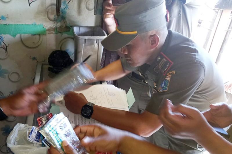 Satpol PP Kebayoran Lama cegah peredaraan 1.001 butir obat ilegal Satpol PP Kebayoran Lama cegah peredaraan 1.001 butir obat ilegal