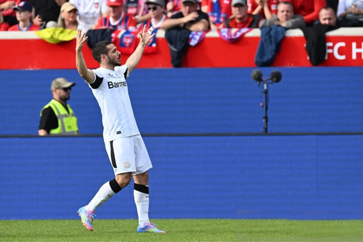 Gol Buendia pelihara asa Leverkusen pertahankan gelar