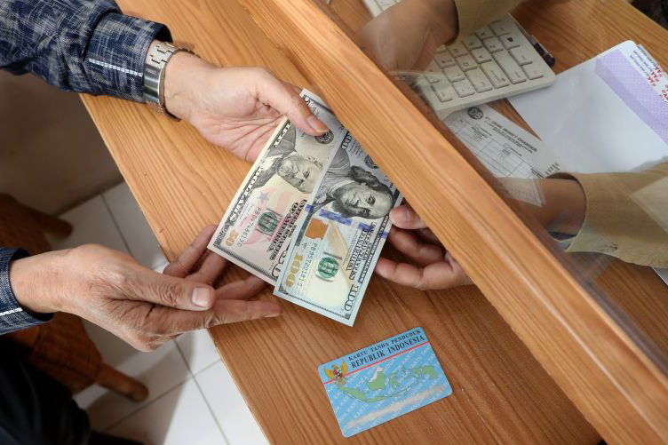 Rupiah pada Kamis pagi menguat jadi Rp16.823 per dolar AS