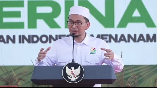 Ustaz Adi Hidayat inisiasi Gerakan Indonesia Menanam