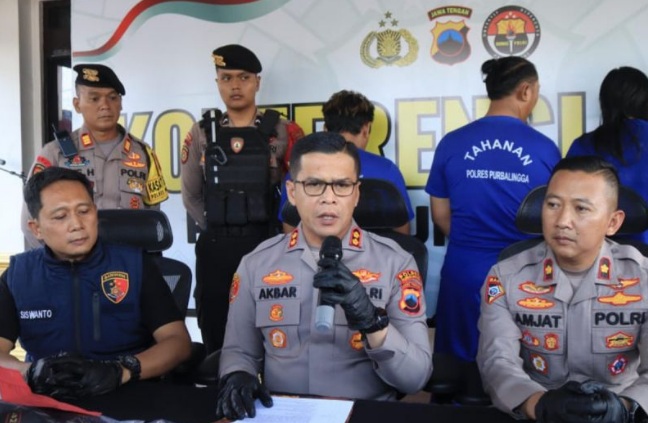 Polres Purbalingga tetapkan tiga oknum ormas tersangka kasus pemerasan Polres Purbalingga tetapkan tiga oknum ormas tersangka kasus pemerasan