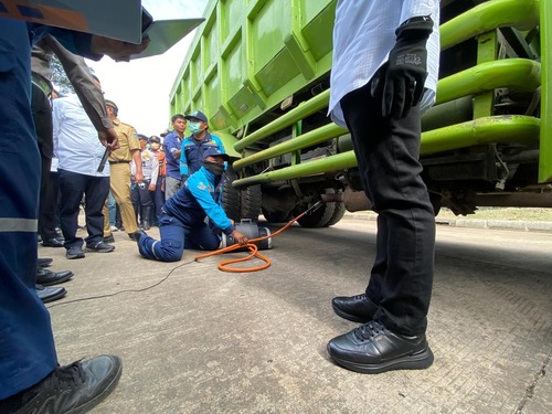 Ancaman bagi pelanggar uji emisi kendaraan berat di Jakarta