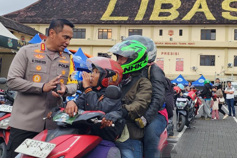 Polda Jateng angkut 861 motor pemudik Polda Jateng angkut 861 motor pemudik