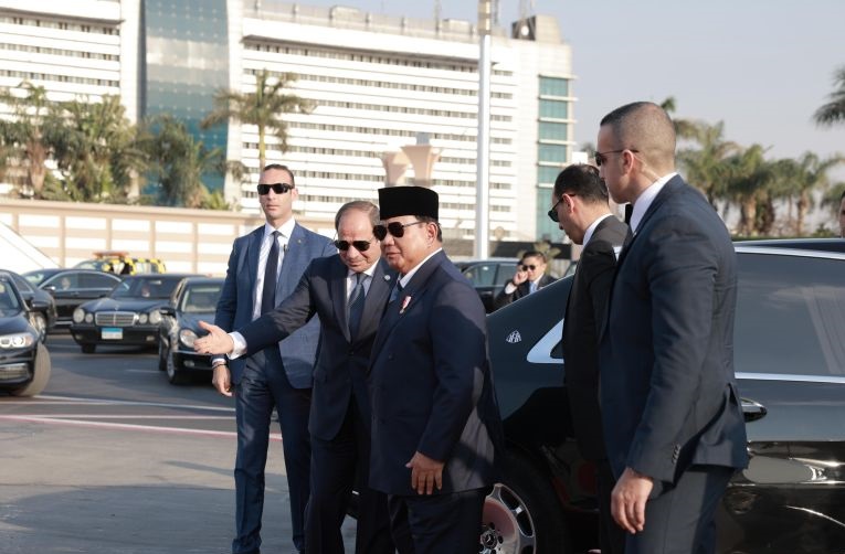 Semobil bersama, Presiden El-Sisi antar keberangkatan Prabowo ke Doha Semobil bersama, Presiden El-Sisi antar keberangkatan Prabowo ke Doha