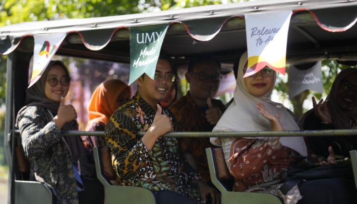Ratusan guru BK se-DIY ikuti Campus Tour UMY, bangun sinergi cetak generasi muda tangguh Ratusan guru BK se-DIY ikuti Campus Tour UMY, bangun sinergi cetak generasi muda tangguh