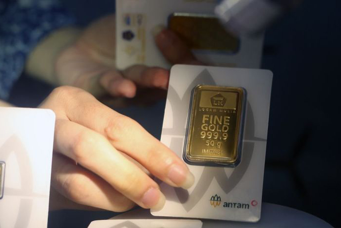 Harga emas Antam pada Kamis meroket lagi menjadi Rp1,975 juta per gram Harga emas Antam pada Kamis meroket lagi menjadi Rp1,975 juta per gram