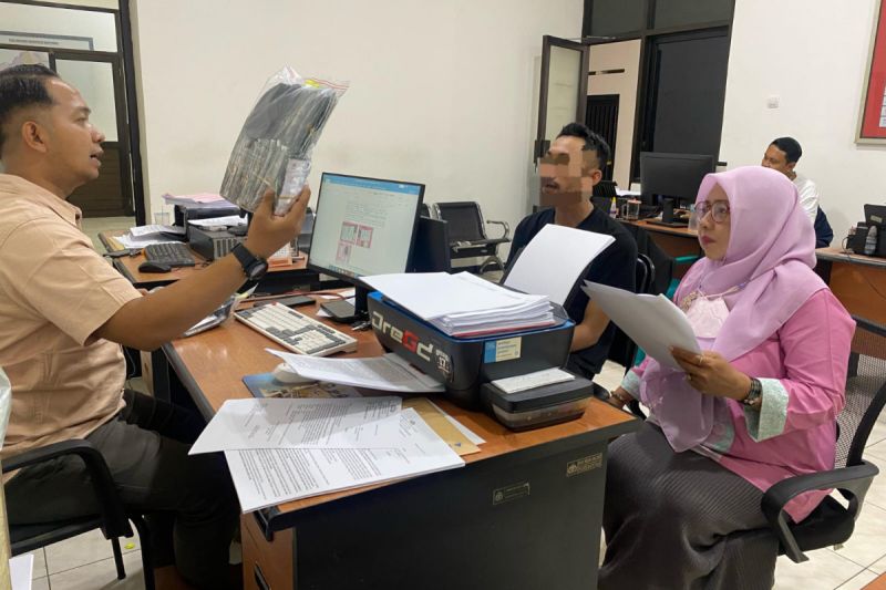 Polisi sita ribuan butir obat berbahaya di Banyumas Polisi sita ribuan butir obat berbahaya di Banyumas