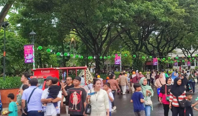 Hari ketiga Lebaran, jumlah pengunjung TMII diprediksi terus bertambah Hari ketiga Lebaran, jumlah pengunjung TMII diprediksi terus bertambah