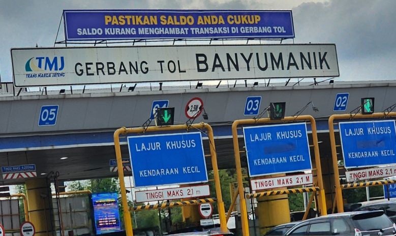 Kepolisian hentikan one way lokal dari Salatiga hingga Semarang Kepolisian hentikan one way lokal dari Salatiga hingga Semarang