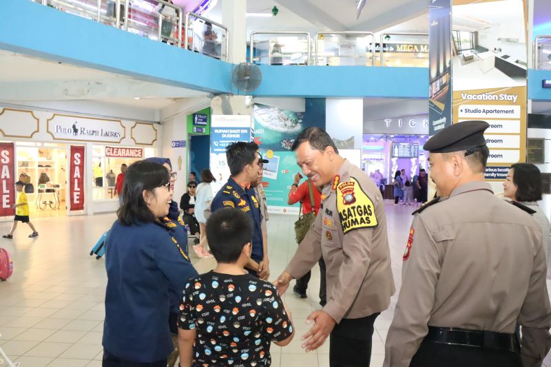 Polda Kepri maksimalkan layanan wisatawan asing di libur Lebaran Polda Kepri maksimalkan layanan wisatawan asing di libur Lebaran