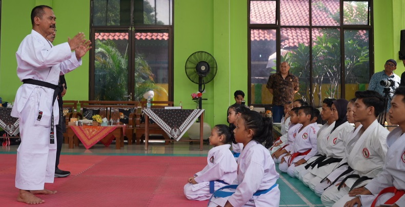 Dua kejuaraan nasional karate Lemkari akan digelar di Surabaya