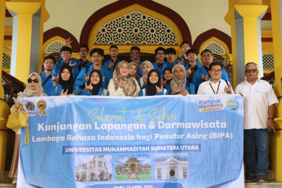 Mahasiswa Internasional UMSU belajar bahasa lewat wisata budaya Kota Medan Mahasiswa Internasional UMSU belajar bahasa lewat wisata budaya Kota Medan
