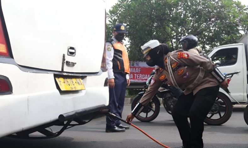 Kendaraan tak lolos operasi uji emisi didenda maksimal Rp50 juta Kendaraan tak lolos operasi uji emisi didenda maksimal Rp50 juta