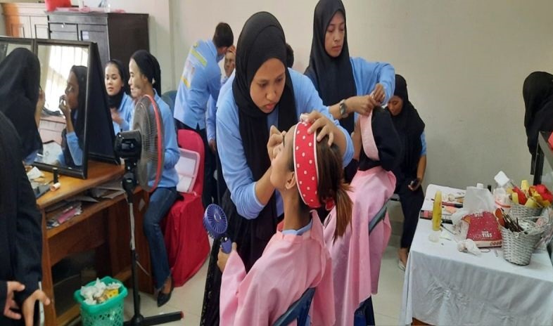 50 penyandang disabilitas di Sultra ikuti pelatihan tata kecantikan 50 penyandang disabilitas di Sultra ikuti pelatihan tata kecantikan