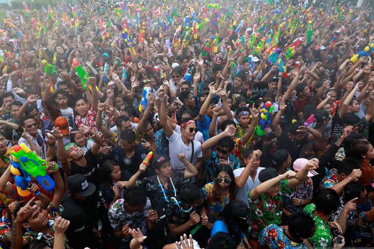 200 orang tewas selama festival Songkran di Thailand