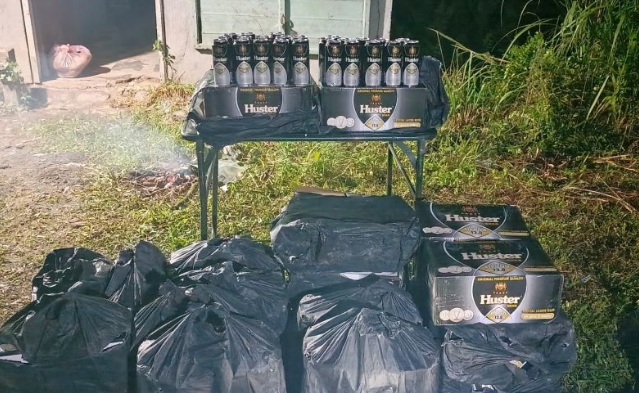TNI AD gagalkan penyelundupan minuman keras di perbatasan RI-Malaysia TNI AD gagalkan penyelundupan minuman keras di perbatasan RI-Malaysia