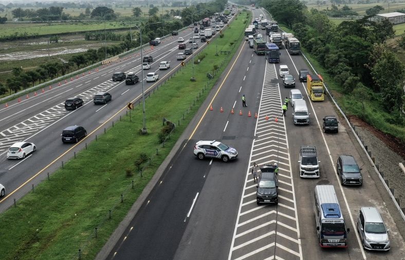 Korlantas terapkan skema arus balik one way lokal dan nasional Korlantas terapkan skema arus balik one way lokal dan nasional