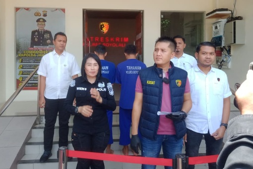 Modus kenalan dan kencan dengan korban, dua orang ditangkap petugas Modus kenalan dan kencan dengan korban, dua orang ditangkap petugas