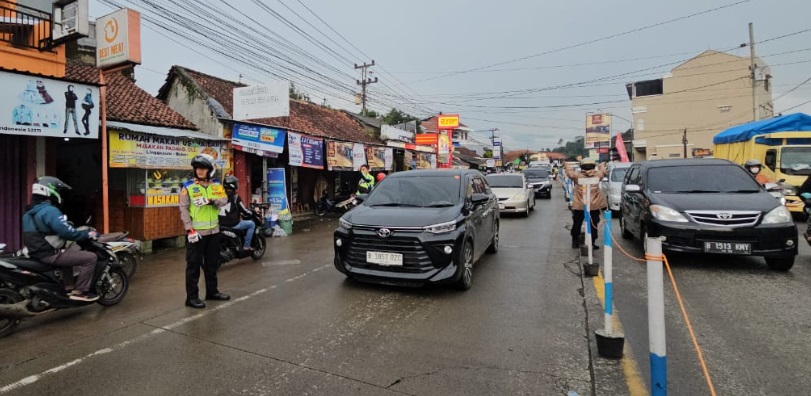 Arus balik meningkat, Polres Brebes terapkan contraflow di jalur selatan Arus balik meningkat, Polres Brebes terapkan contraflow di jalur selatan