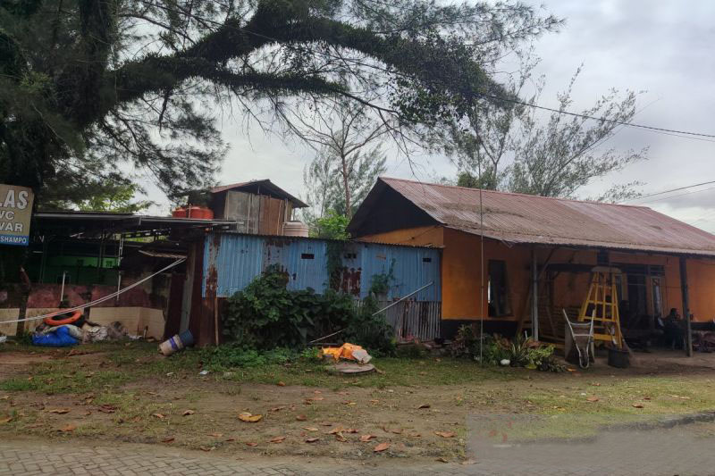 Pemkot Bengkulu tertibkan bangunan liar di kawasan Pantai Panjang