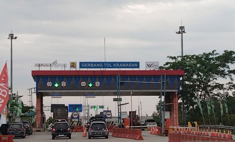 Tol Keramasan Palembang mulai ramai oleh kendaraan asal Pulau Jawa