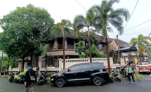 Keluarga sebut tidak ada barang bukti dibawa KPK dari rumah La Nyalla Keluarga sebut tidak ada barang bukti dibawa KPK dari rumah La Nyalla