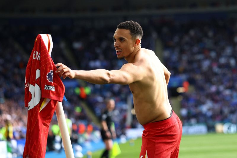 Trent Alexander-Arnold masih enggan bicara masa depannya di Liverpool Trent Alexander-Arnold masih enggan bicara masa depannya di Liverpool