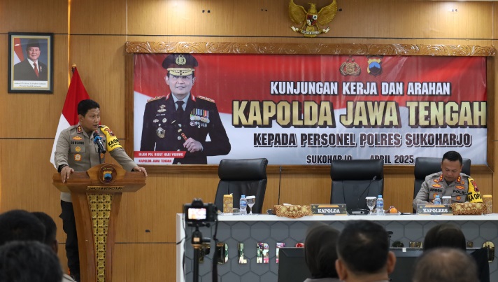 Datangi Polres Sukoharjo, Kapolda Jateng apresiasi personel Pam Lebaran Datangi Polres Sukoharjo, Kapolda Jateng apresiasi personel Pam Lebaran