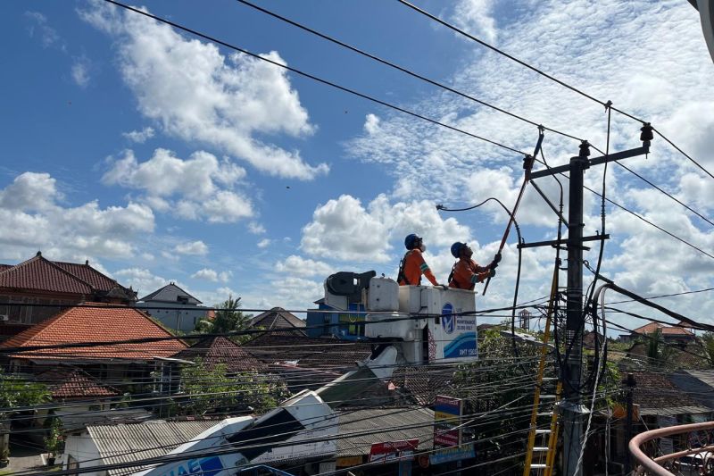 PLN Bali jaga keandalan listrik di liburan panjang lebaran 2025 PLN Bali jaga keandalan listrik di liburan panjang lebaran 2025