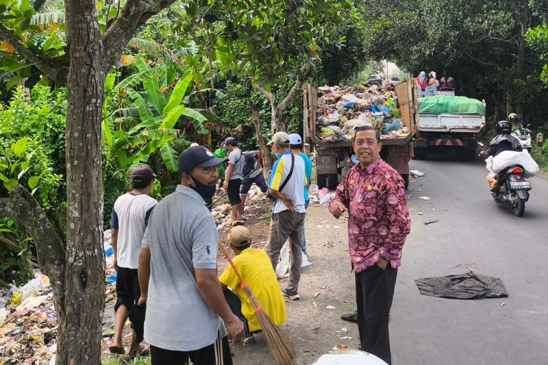 Sampah di Lombok Tengah selama libur Lebaran 2025 mencapai 600 ton Sampah di Lombok Tengah selama libur Lebaran 2025 mencapai 600 ton
