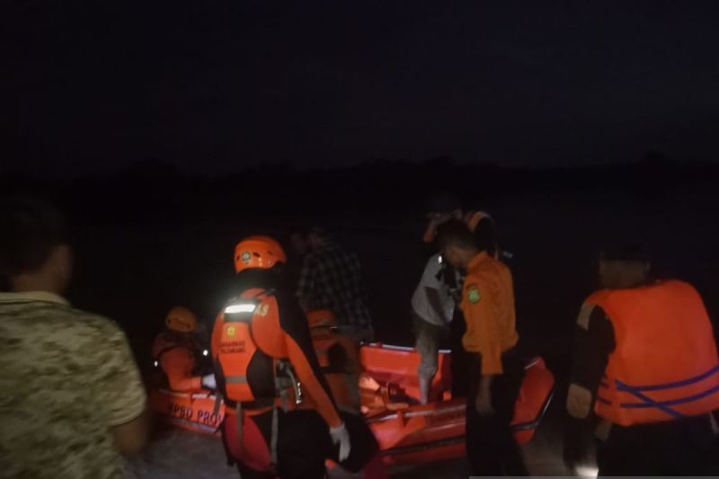 SAR temukan dua lansia yang tenggelam di perairan Musi Banyuasin SAR temukan dua lansia yang tenggelam di perairan Musi Banyuasin